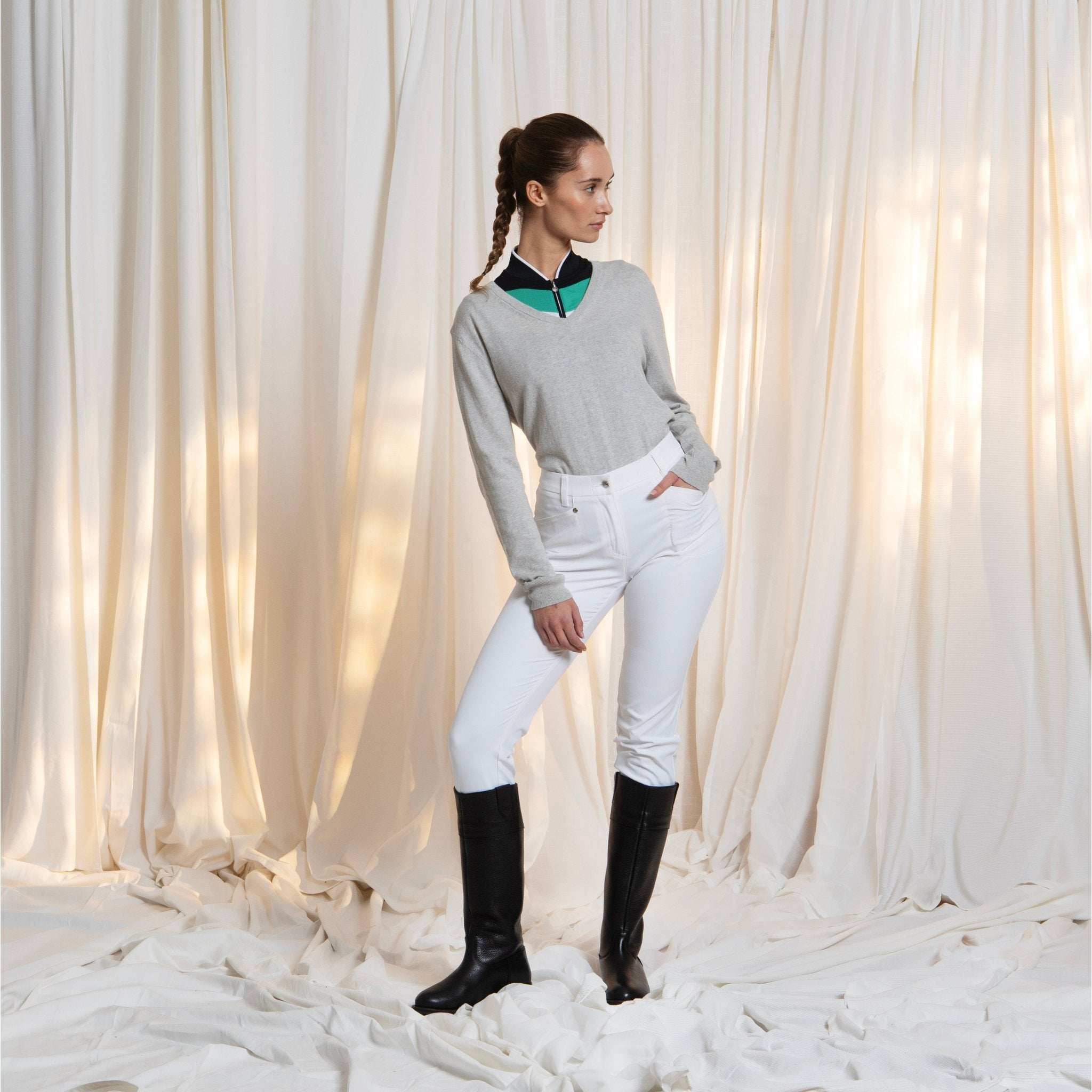 Bolzano Pearl Gray V-Neck Knit Sweater - Fairway Fittings