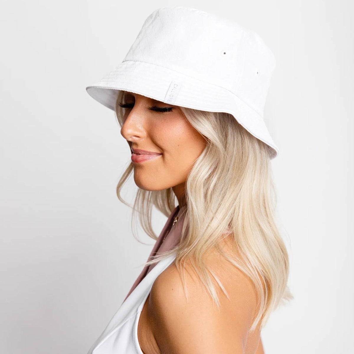 Birdies & Belles Bucket Hat - White - Fairway Fittings